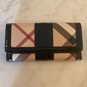 Burberry Novacheck Penrose Continental Wallet